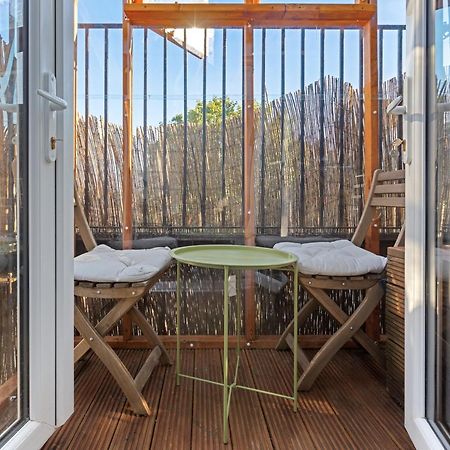 Modern Flat & Balcony In Historic West Kensington Appartement Londen Buitenkant foto