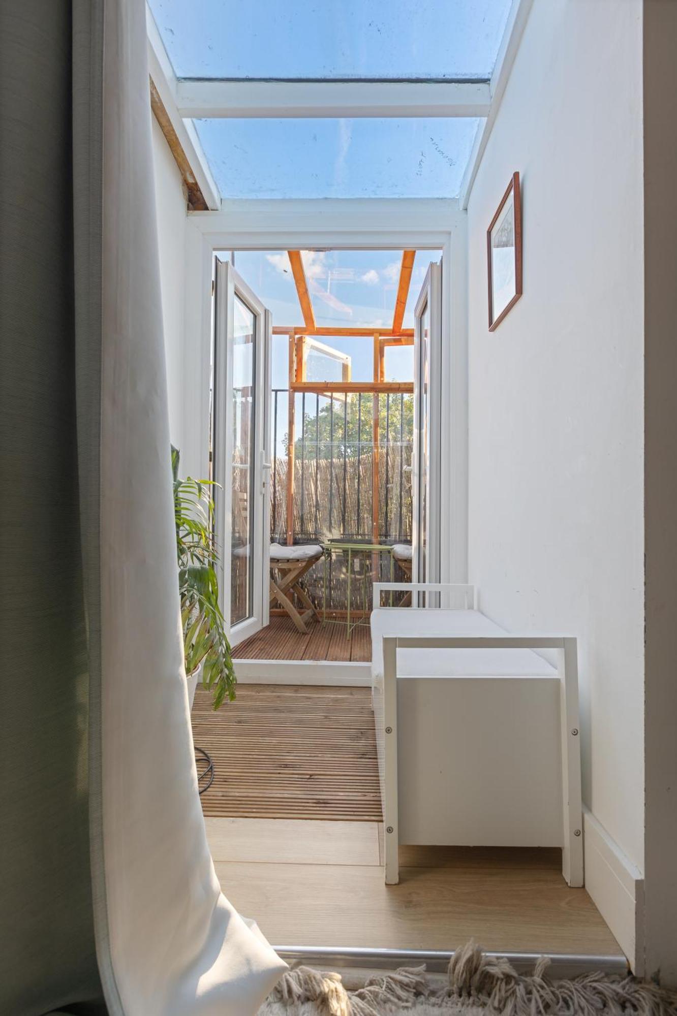 Modern Flat & Balcony In Historic West Kensington Appartement Londen Buitenkant foto