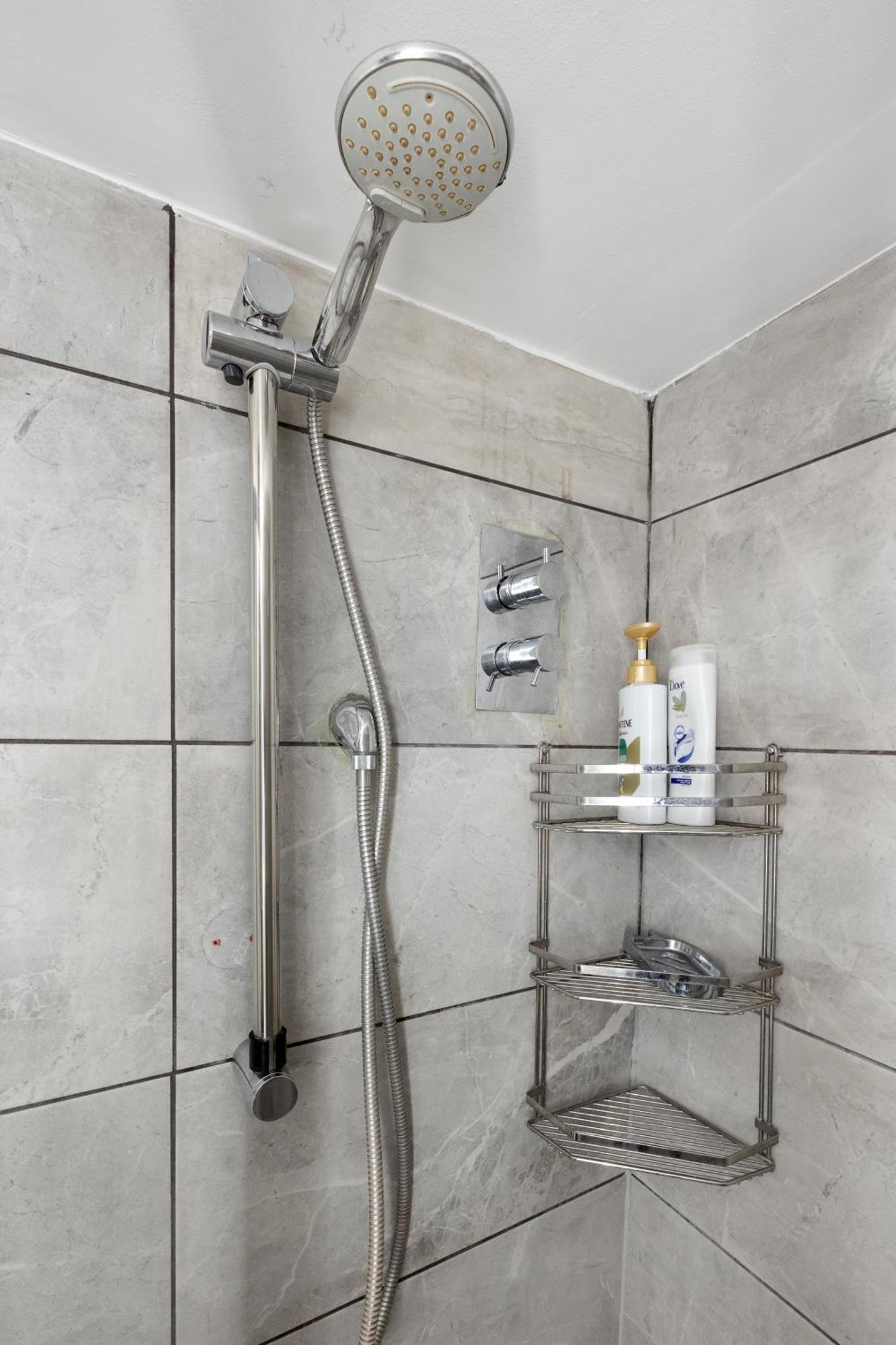 Modern Flat & Balcony In Historic West Kensington Appartement Londen Buitenkant foto